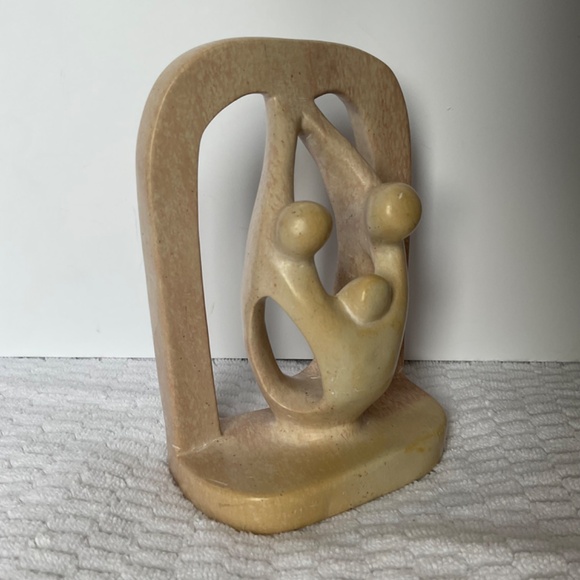 Soapstone Carving Handmade African Art Family Sculpture - Parents and Child - Picture 7 of 13